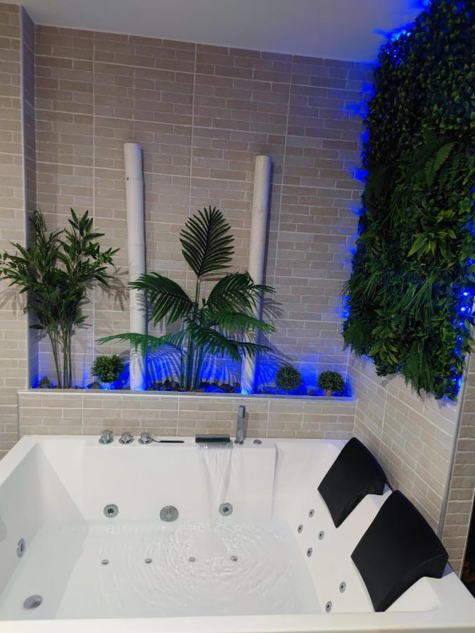 Espectacular Apartamento Con Spa Privado Miami Playa Kültér fotó